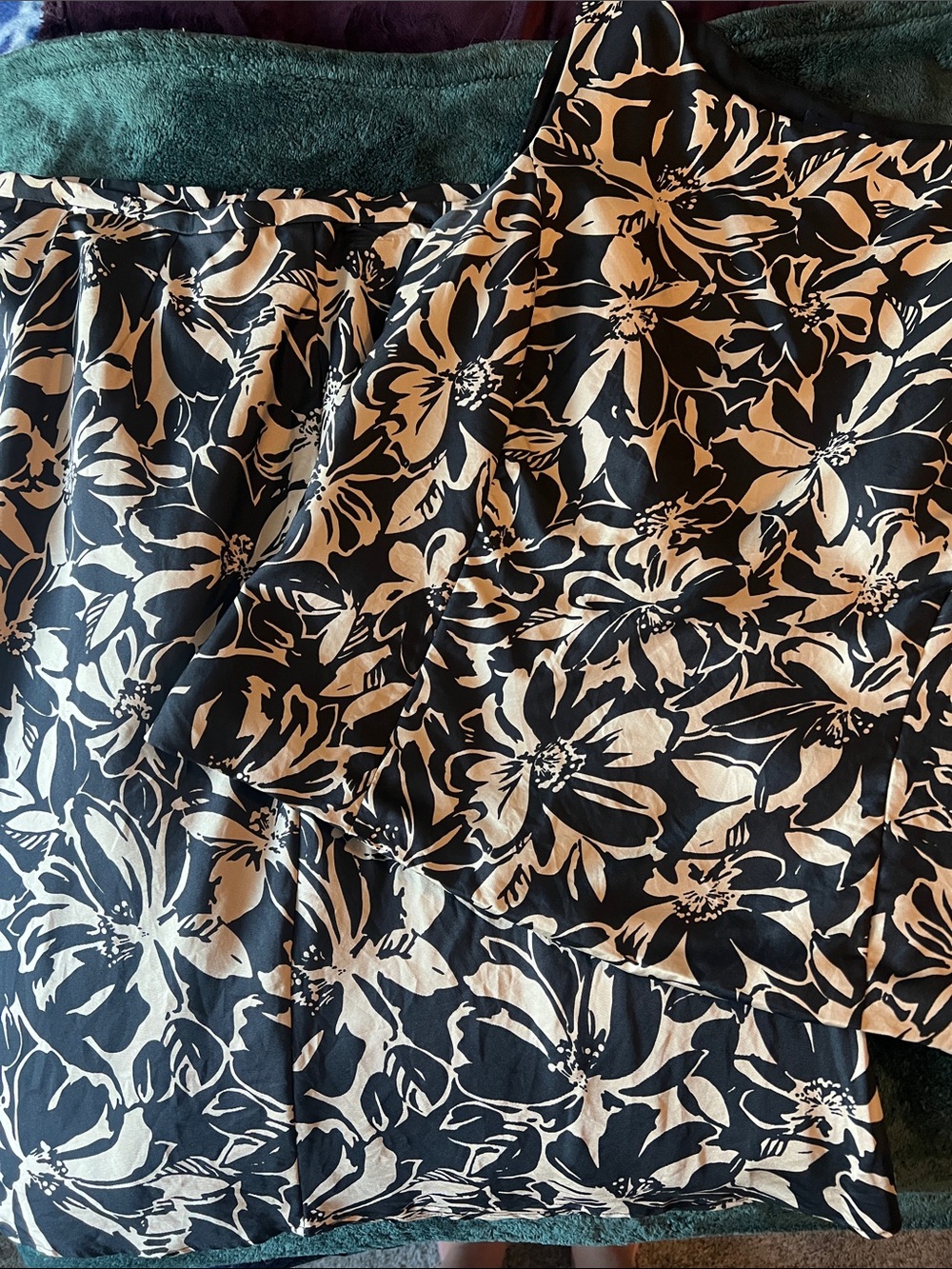 100% silk Ann Taylor Black and tan Skirt Set